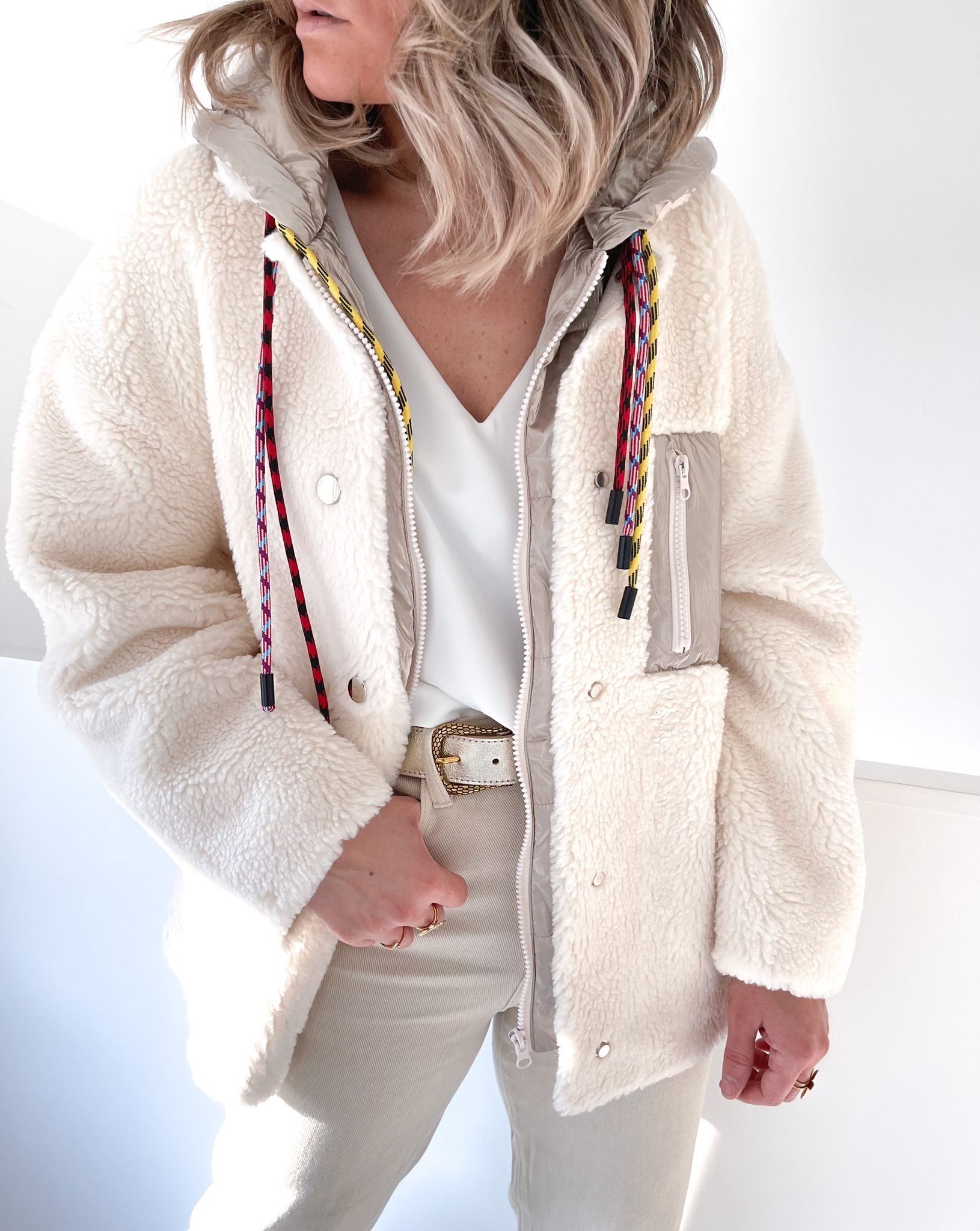 Oversized jas - Fleece en afneembare gouden details