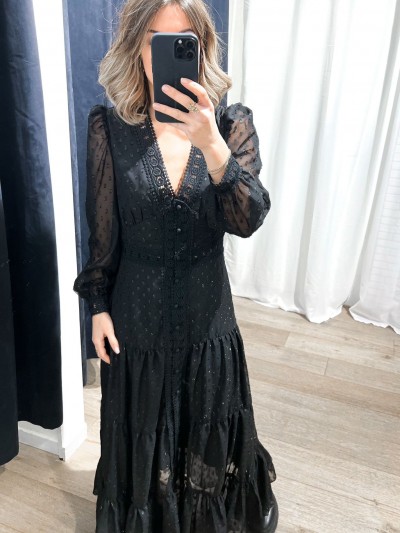 Robe longue brodée en voile...