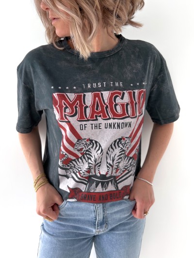 T-shirt imprimé Magic of...