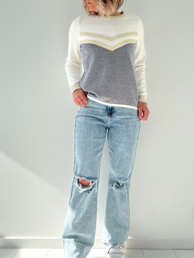 Pull VV avec boutons sur...