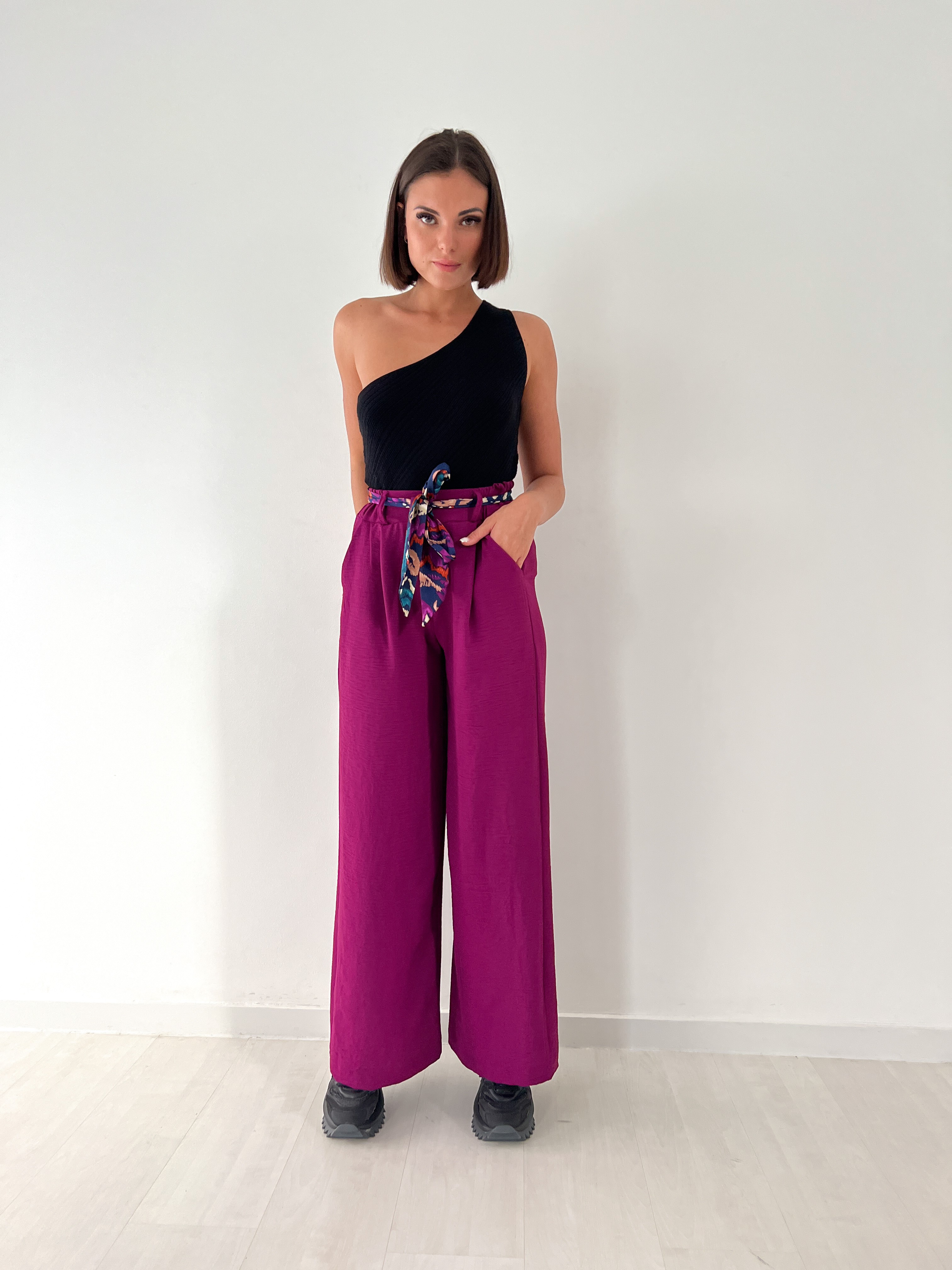 Pantalon Chic avec ceinture foulard amovible
