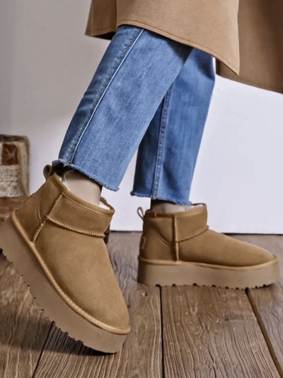 Chaussure / bottine enorme...