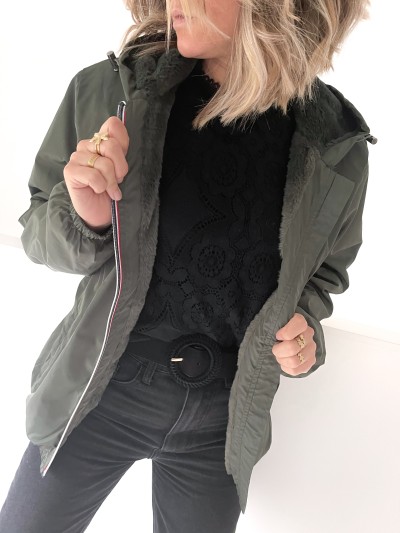 kurze gefütterte Regenjacke...