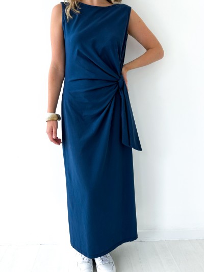 Langes, ärmelloses Kleid...