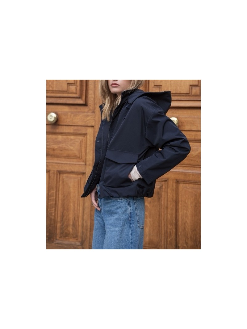 Kurze Regenjacke „Nadine“ mit Taschen