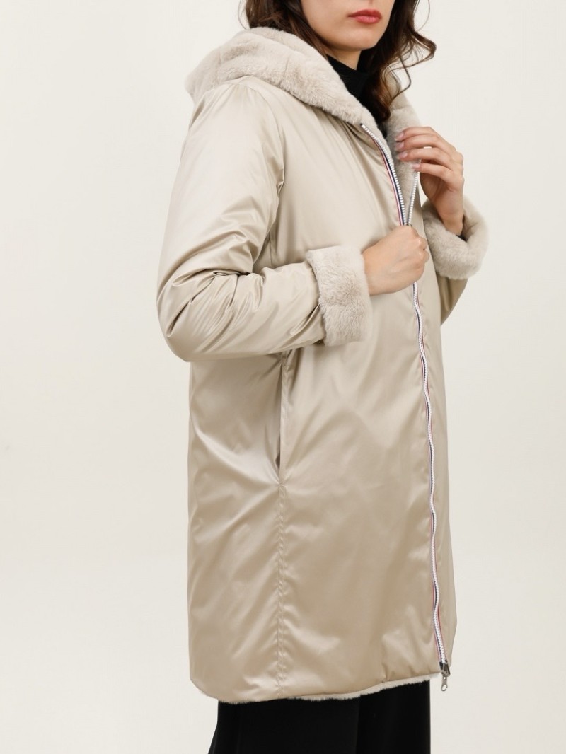 Wendbare, besonders weiche Regenjacke